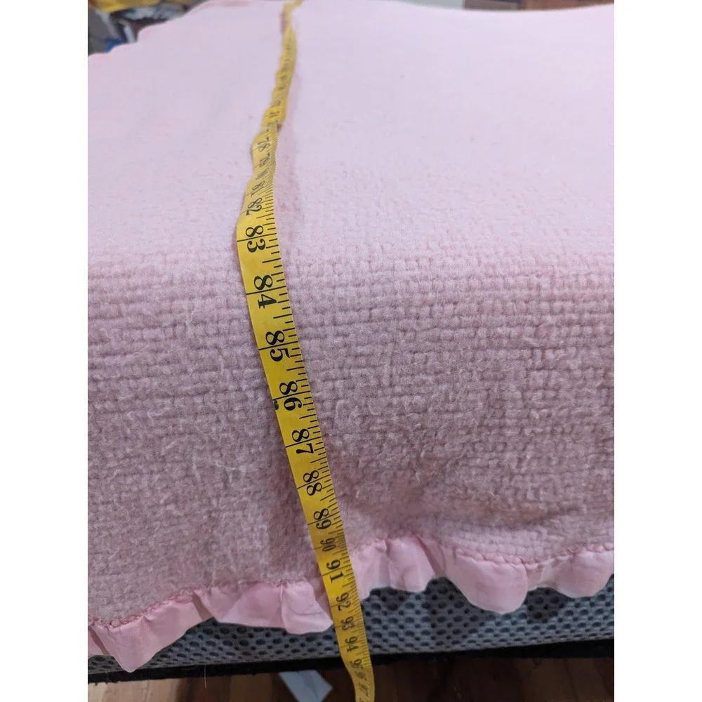Vtg Acrylic Waffle Weave‎ Blanket King Size Pink Satin Trim All Around 92 X 77